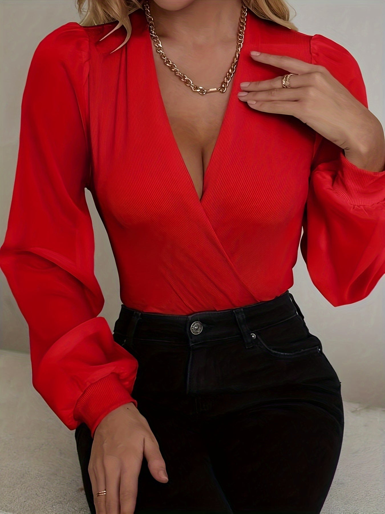 Aveline™ | Elegant V-Neck Bodysuit